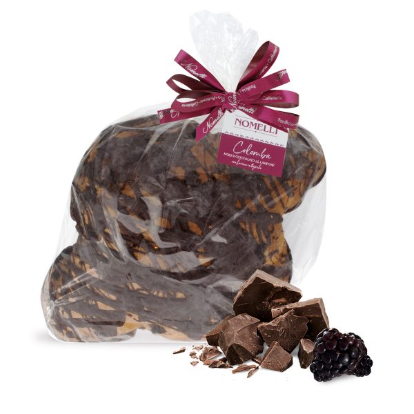 Colomba integrale con cioccolato al lampone e more